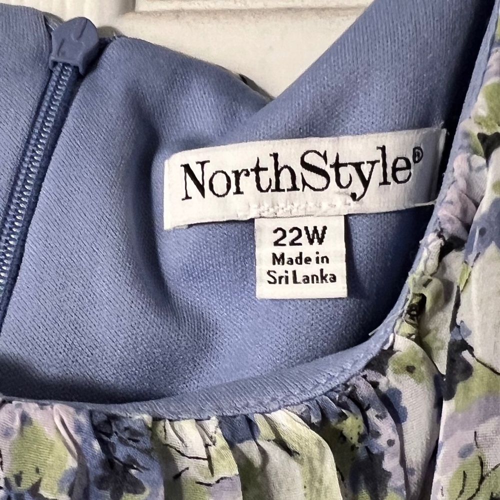 NorthStyle Lavender Floral Dress, NWOT, 22W - Picture 4 of 5